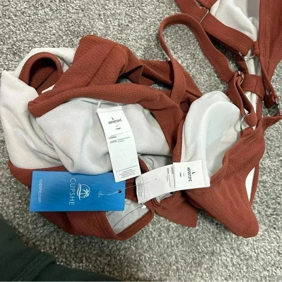 Cupshe  Bikini - Picture 7 of 9